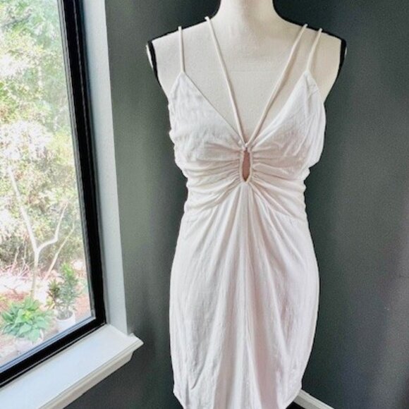 NWT H&M Cream V neck Keyhole Dress Size Medium - Picture 1 of 9